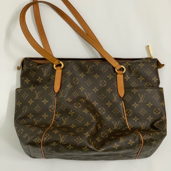 Louis Vuitton Totally PM Tote - Picture 2 of 15